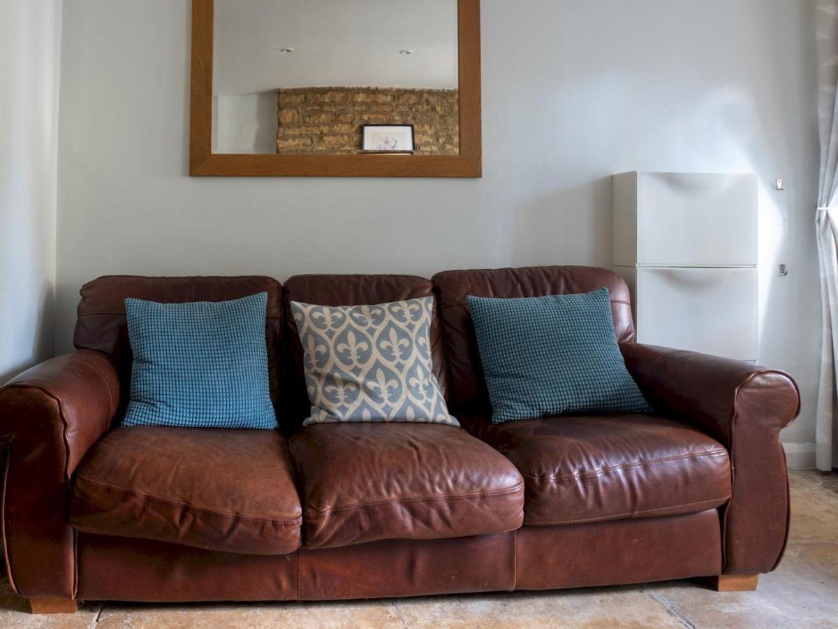 Quarry Cottage Courtyard Garden Pass The Keys Cirencester Bagian luar foto